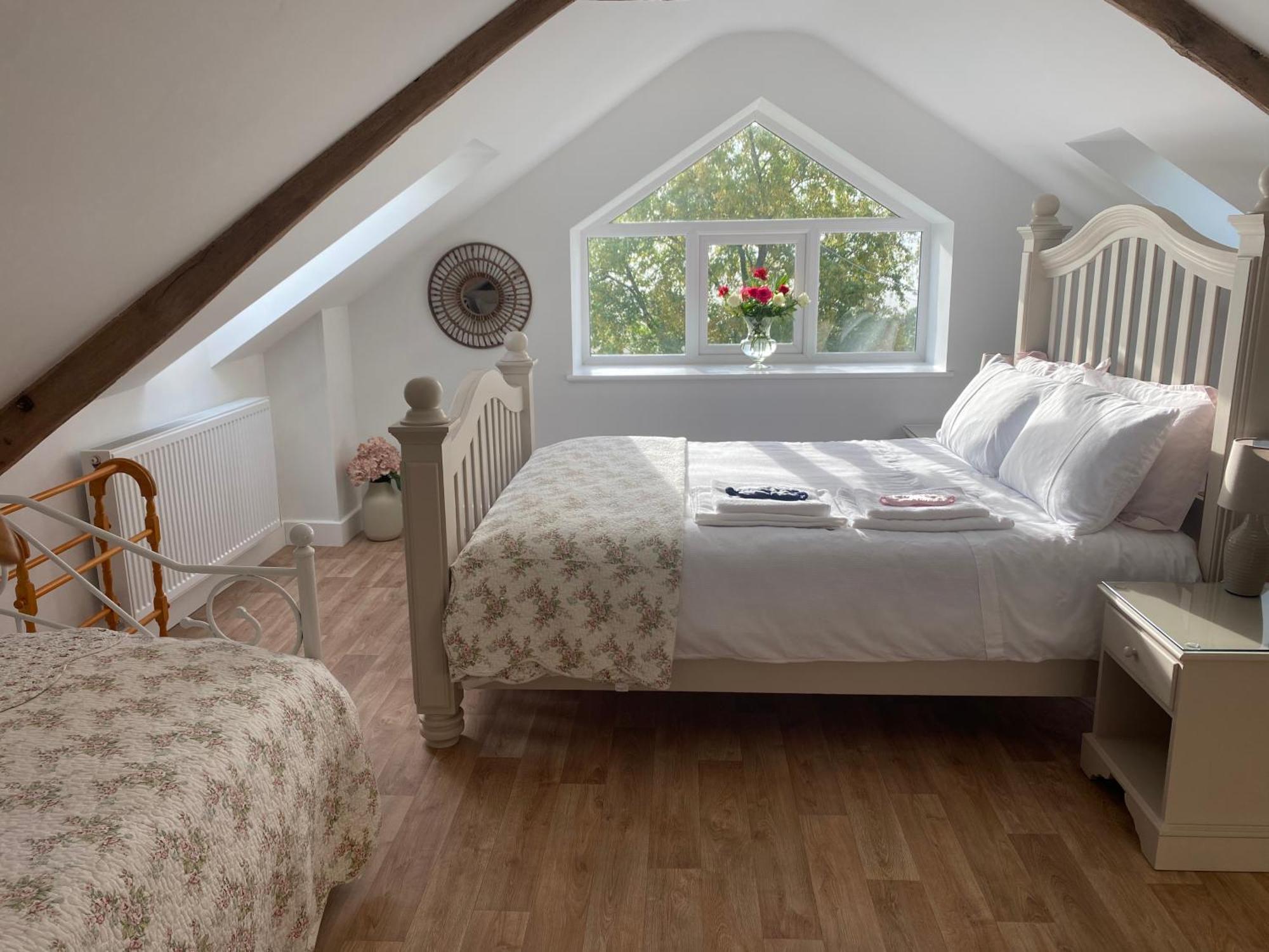 Pippin Lodge Llanwrda Экстерьер фото